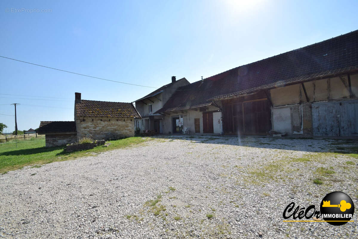 Maison à MOUTHIER-EN-BRESSE