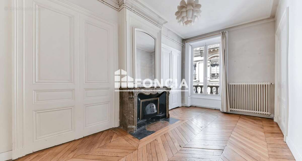 Appartement à LYON-1E