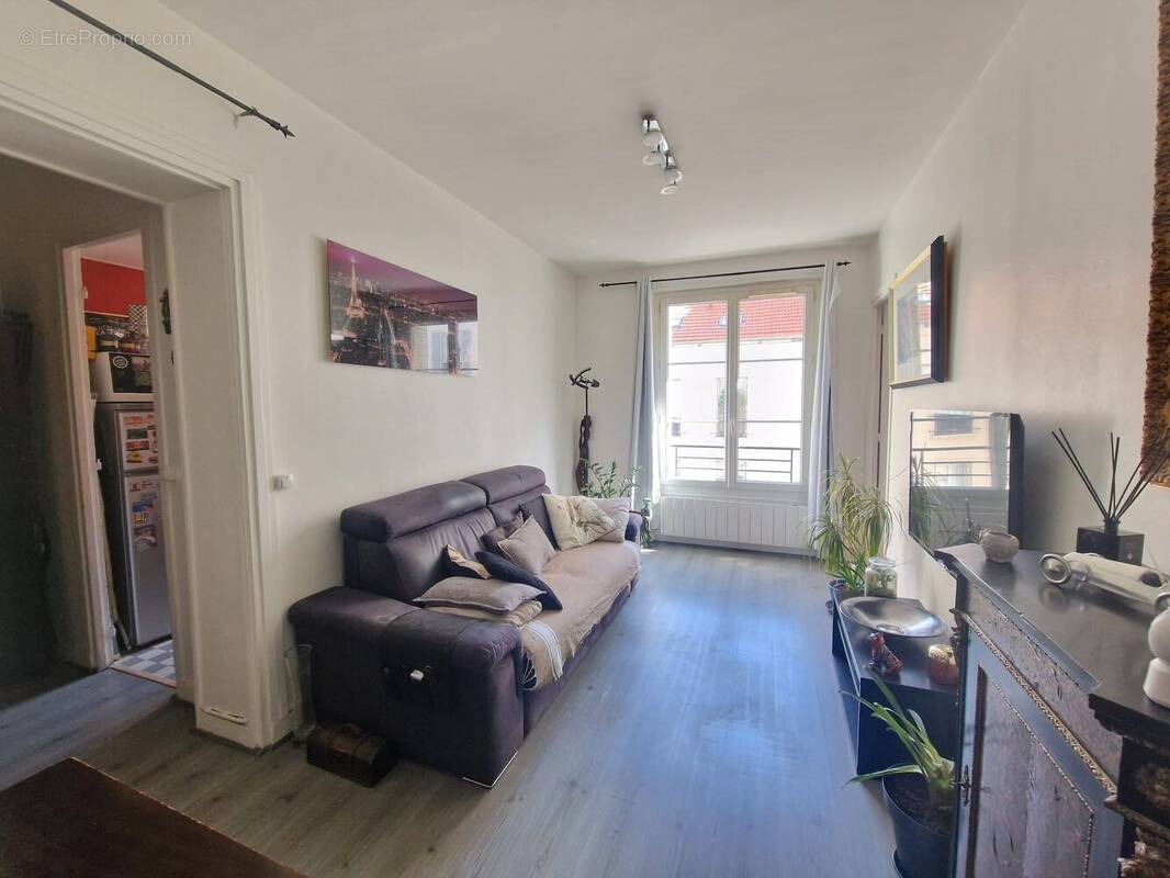 Appartement à PARIS-17E