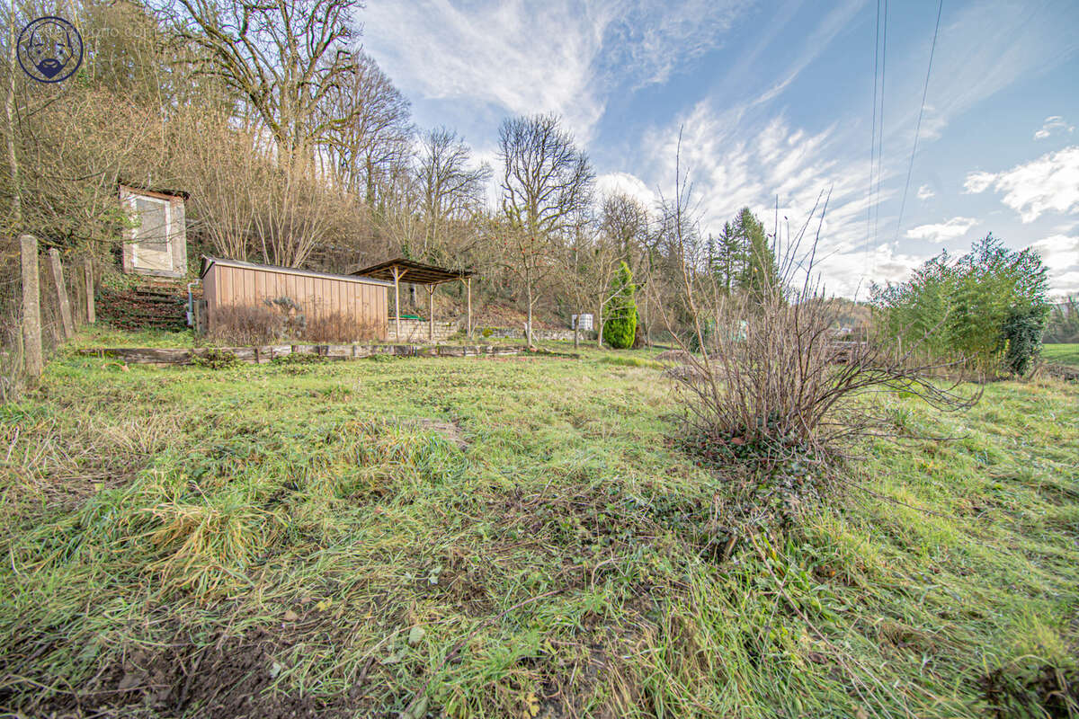 Charmant terrain avec un petit abri, d’une superficie totale de 500 m2, idéalement situé à Saint-Mihiel. - photo 6