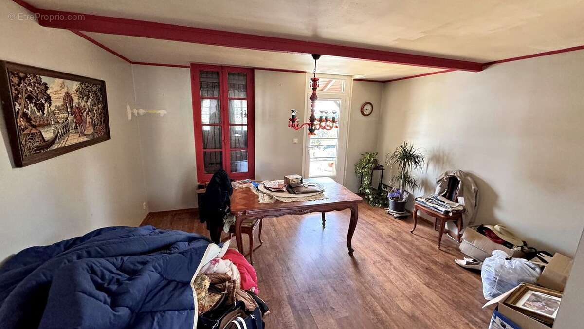 Maison à SAINT-MAGNE-DE-CASTILLON