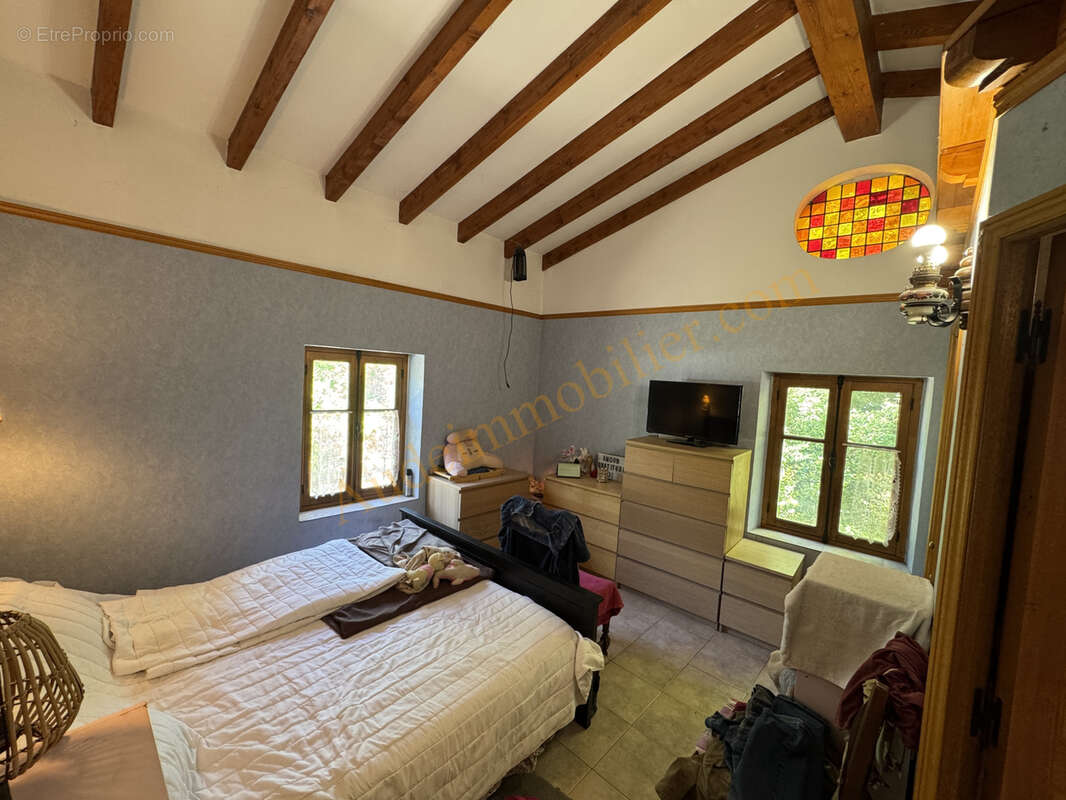 Maison avec jardin de 3500m2 environ - photo 17