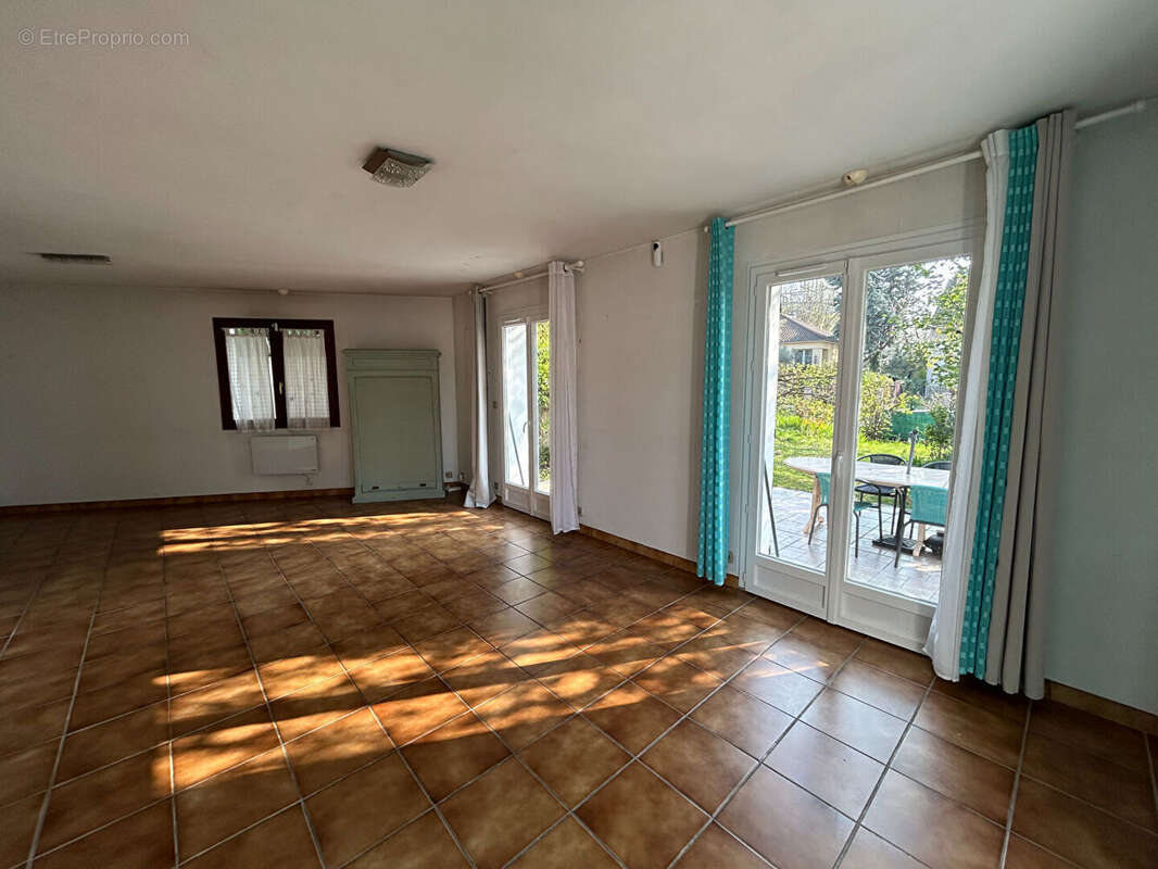 Maison à L'HAY-LES-ROSES