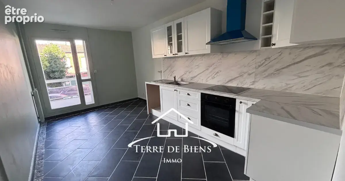 Appartement 4 pieces_ 94 m2_balcon _grand parking _cave_ margny-lès-compiègne - photo 2