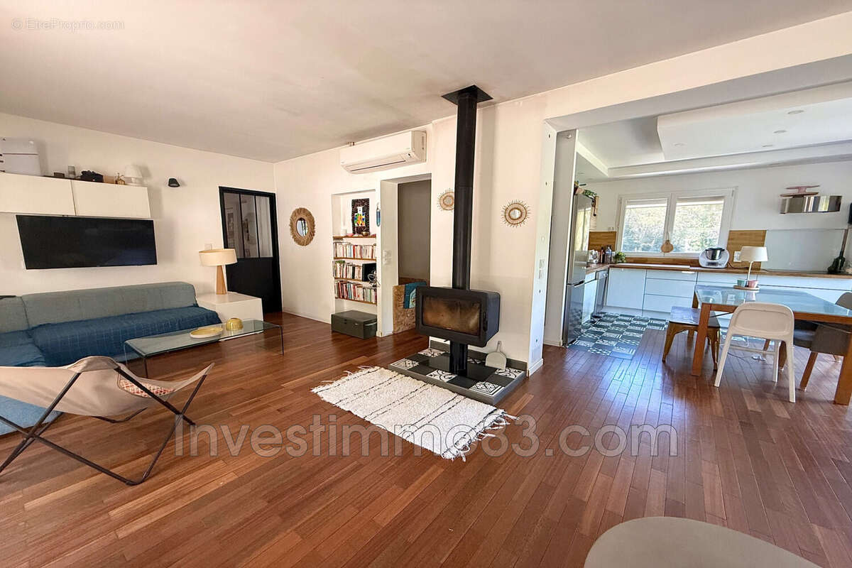 Maison à LA VALETTE-DU-VAR