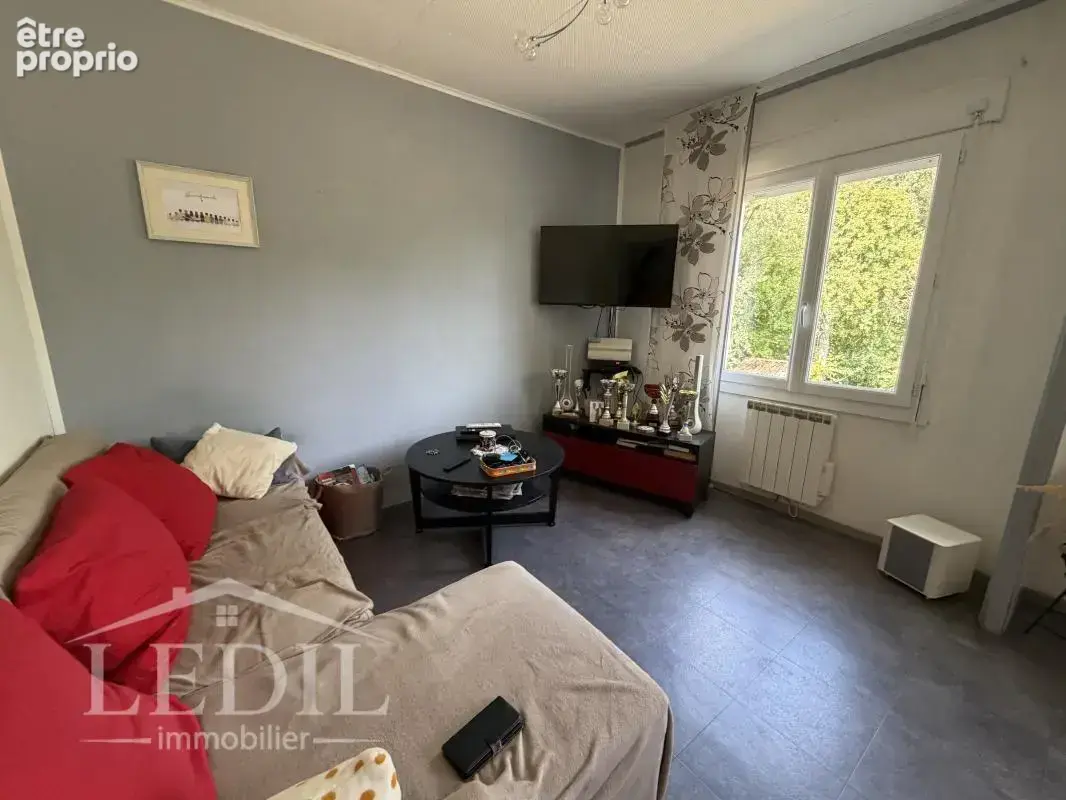 Maison de ville avec sous-sol et jardin clos - photo 7