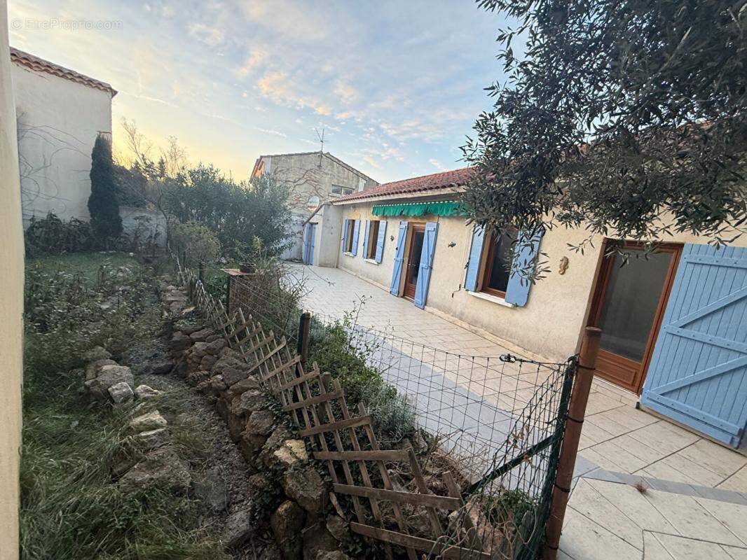 Maison à SAINT-CHAMAS