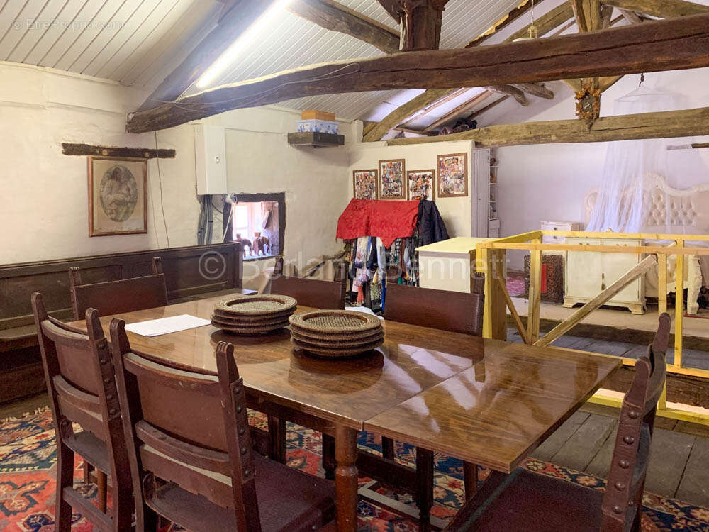 Maison en pierres avec dépendances et grand terrain - Pretty - photo 13