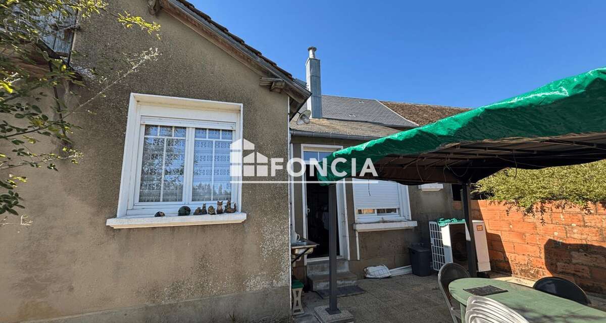Maison à CONLIE