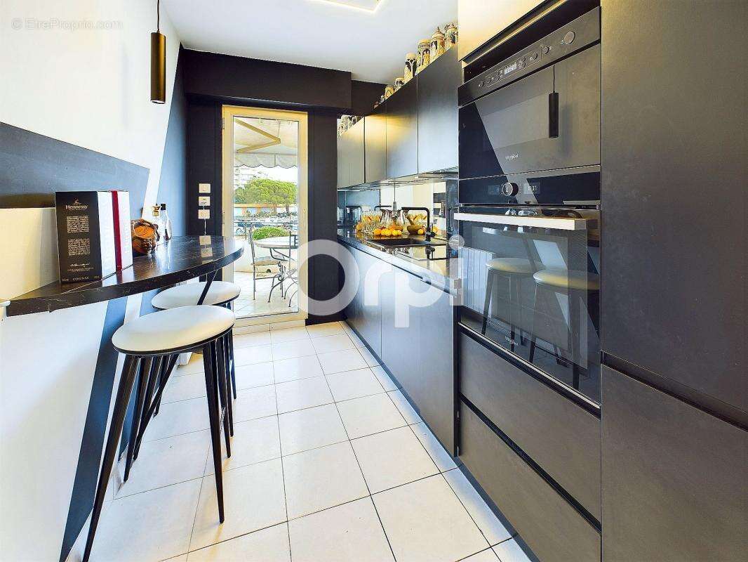 Appartement à MANDELIEU-LA-NAPOULE