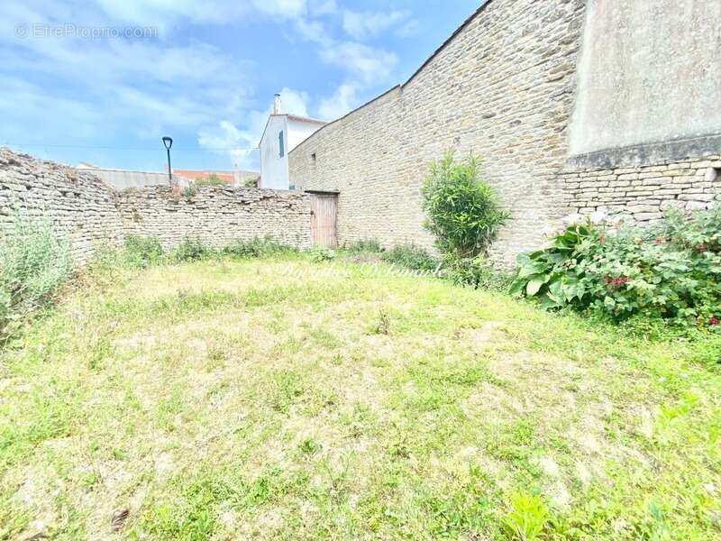 Maison à SAINT-CLEMENT-DES-BALEINES