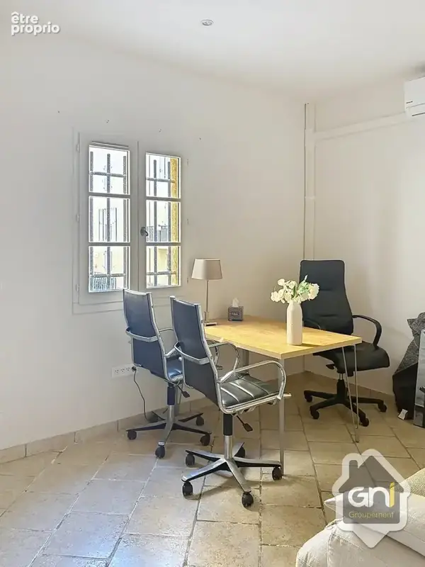 Vente de 2 bureaux et 11box de stockage - photo 4