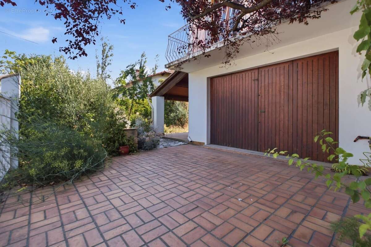 Ensemble immobilier avec jardin et garages centre Ville Exclusivité - photo 23