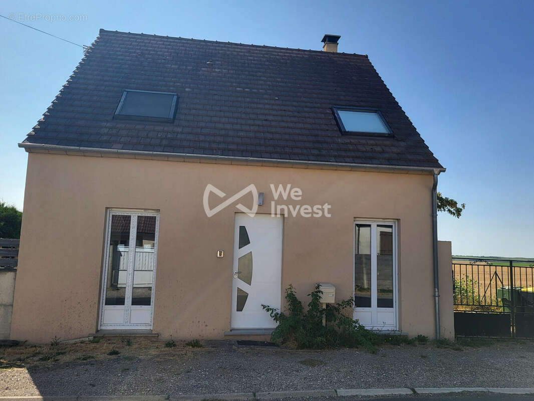 Maison 111 m² à Saint-Cyr-Sur-Morin  - photo 2