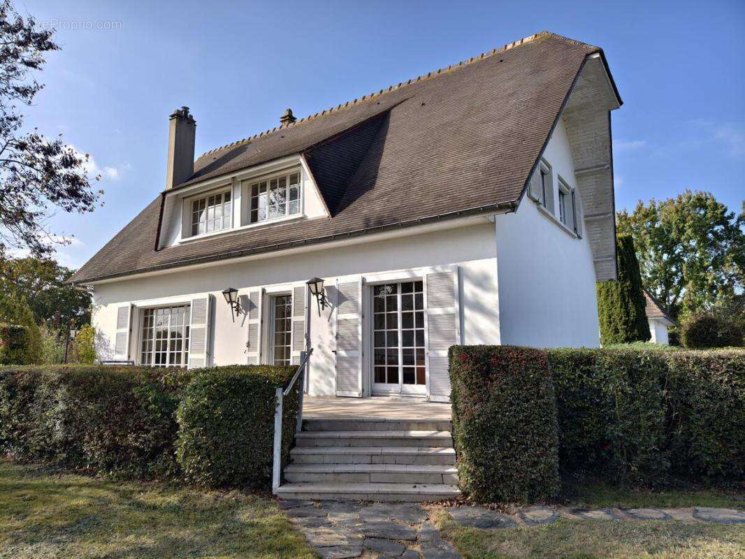 Maison à OISSEL