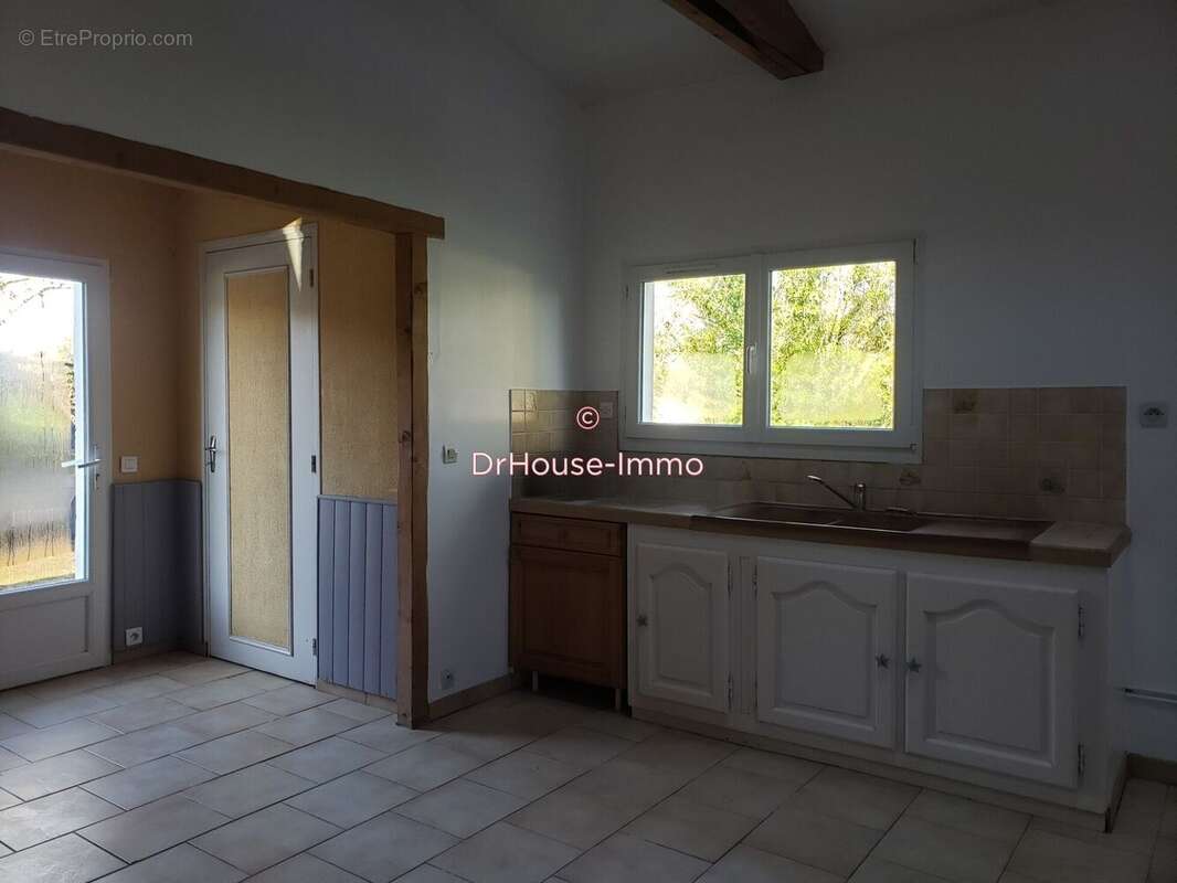 Maison à SAINT-MAURICE-LE-GIRARD