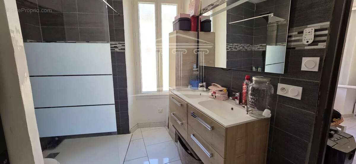 Appartement à VIOLES