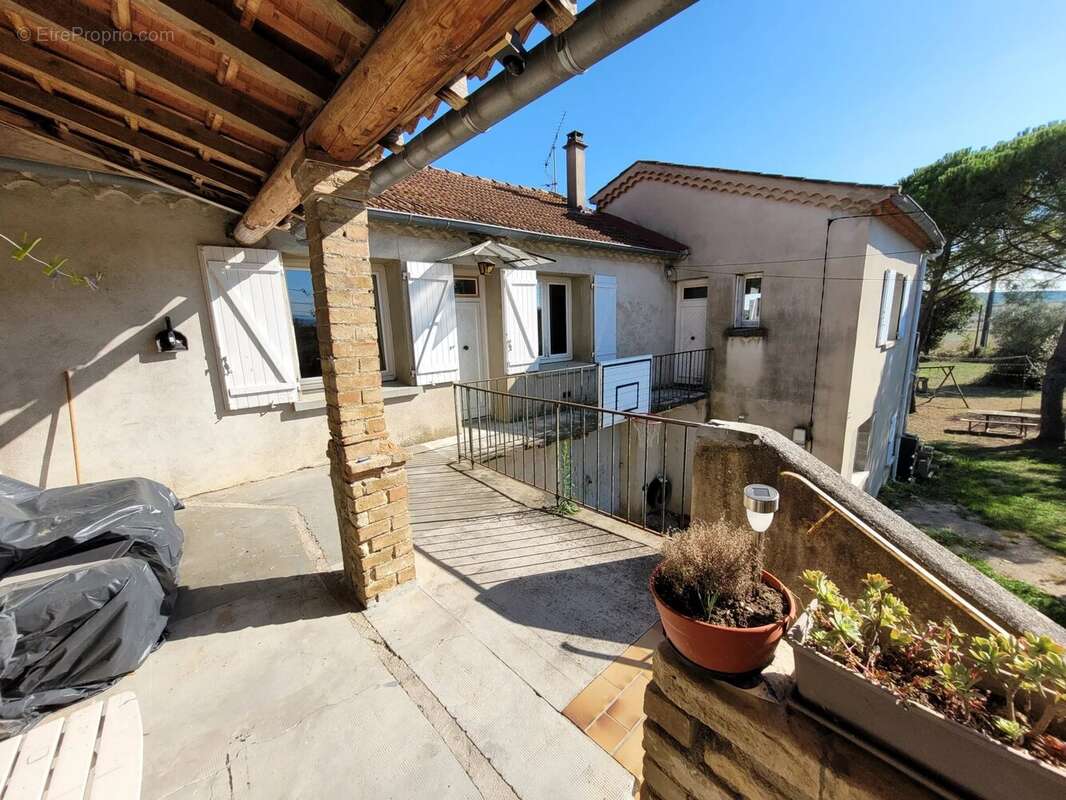 Maison à SAINT-HILAIRE-DE-BRETHMAS