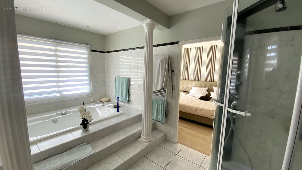 Maison à MARTIGNAS-SUR-JALLE