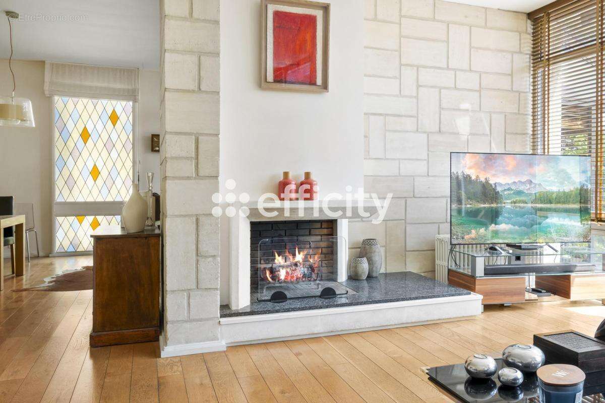 Maison à LA CELLE-SAINT-CLOUD