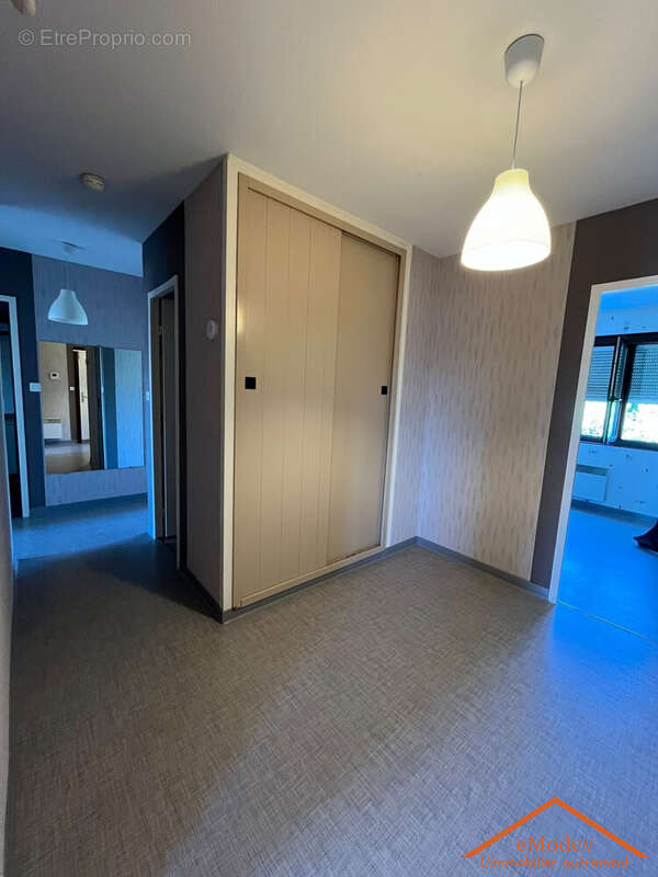 Appartement 82 m² à Golbey  - photo 8