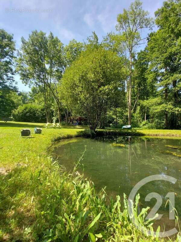 Maison à ESCOLIVES-SAINTE-CAMILLE