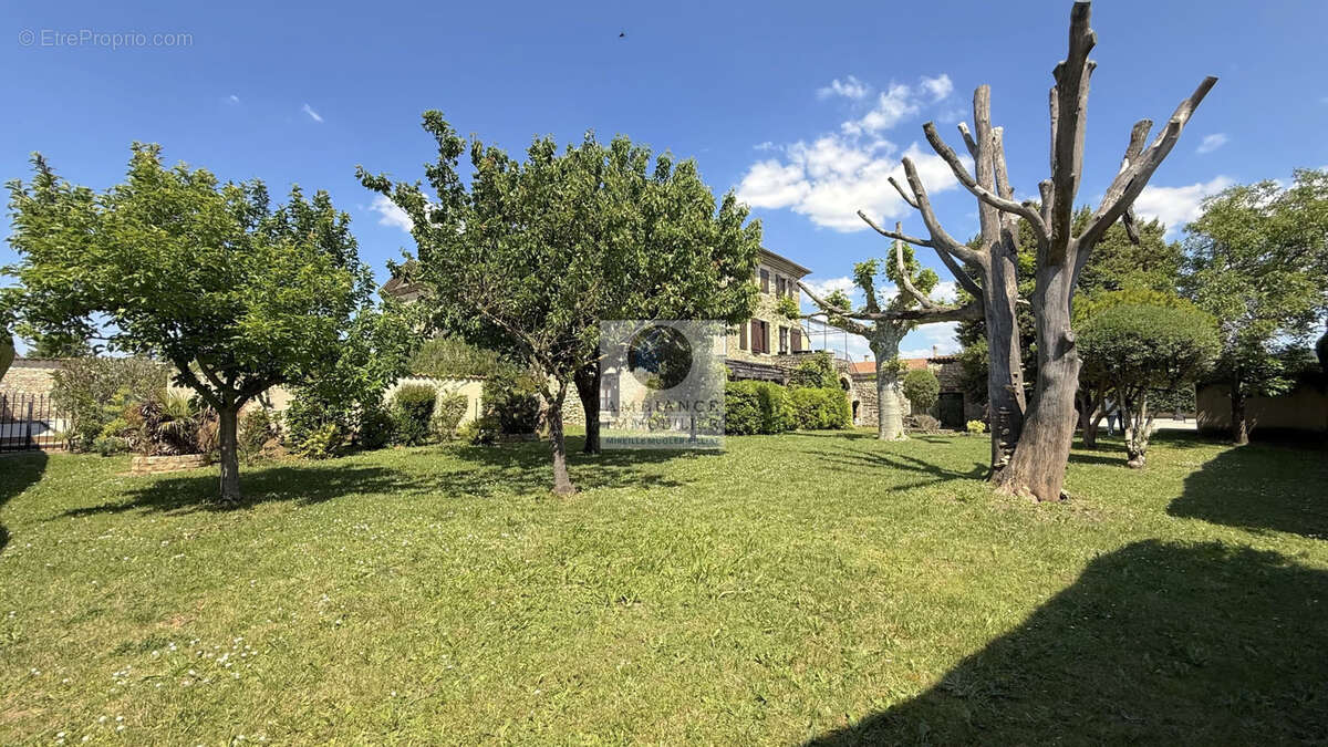 Appartement à LIVRON-SUR-DROME