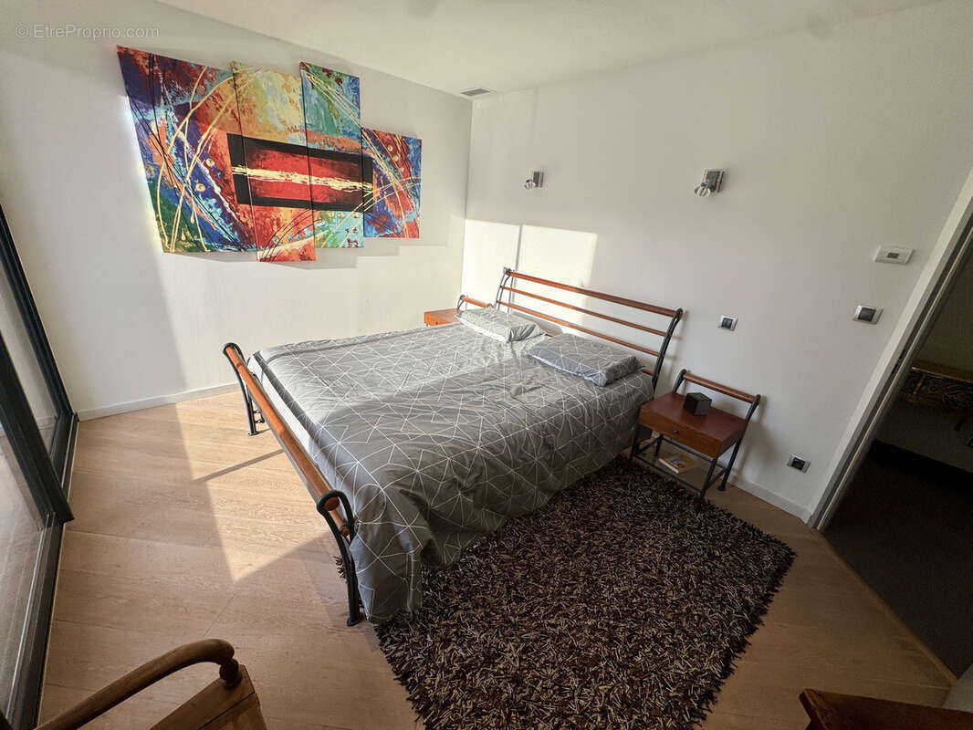 Maison à SAINTE-CECILE-LES-VIGNES