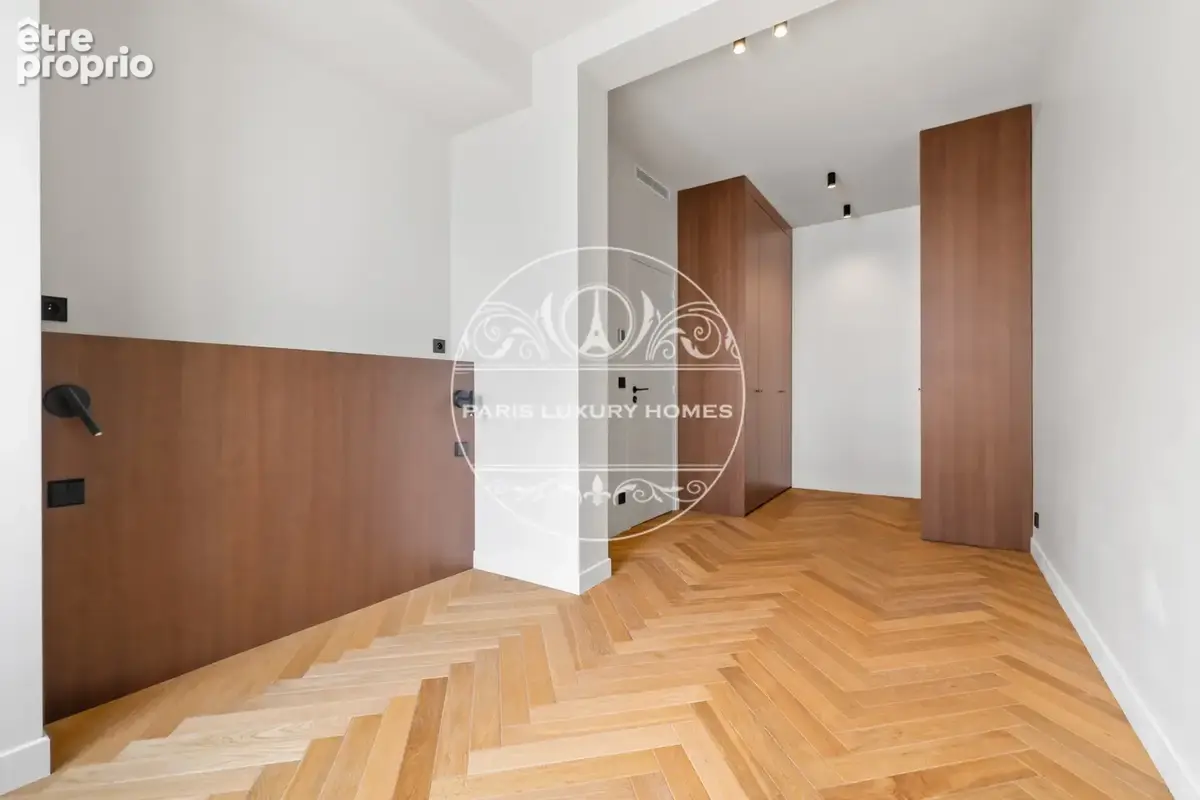 Magnifique duplex rénové avec vue à Paris 8ème ! - photo 18