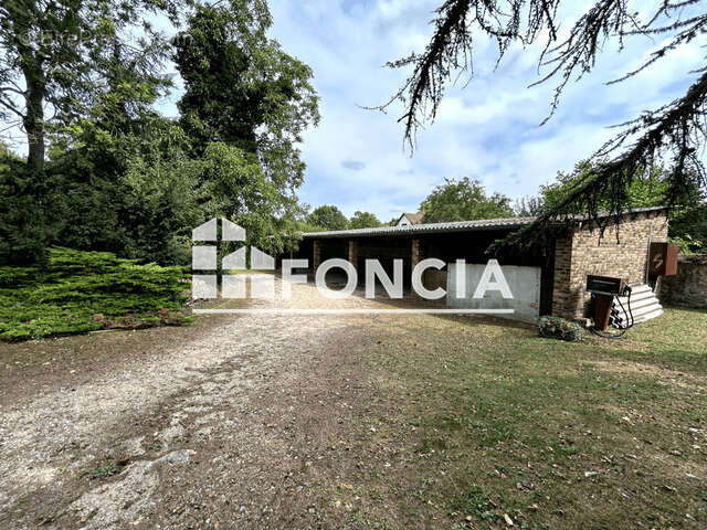 Maison à FONTENAY-LE-VICOMTE