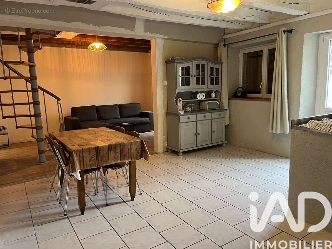 Maison 56 m² à Nalliers  - photo 8