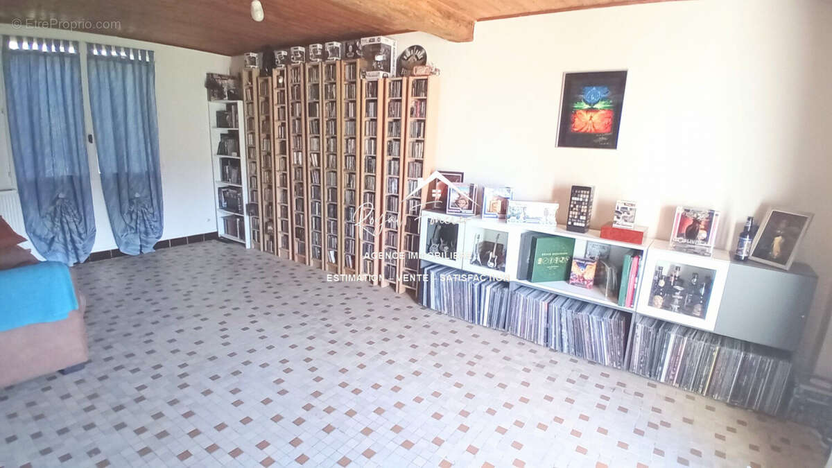 CHBR 1 AU REZ DE CHAUSSEE - Maison à VELLECHES