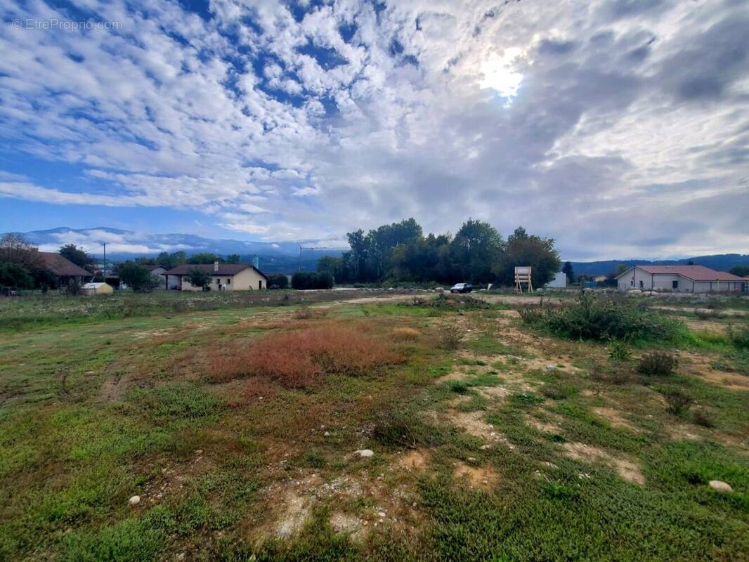 Terrain à SAINT-ROMANS