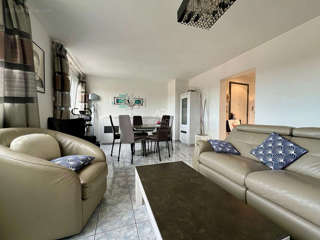 Appartement à HOUILLES