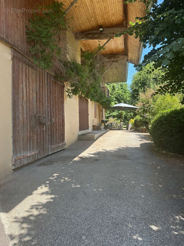 Propriété rénovée avec vue panoramique - photo 4