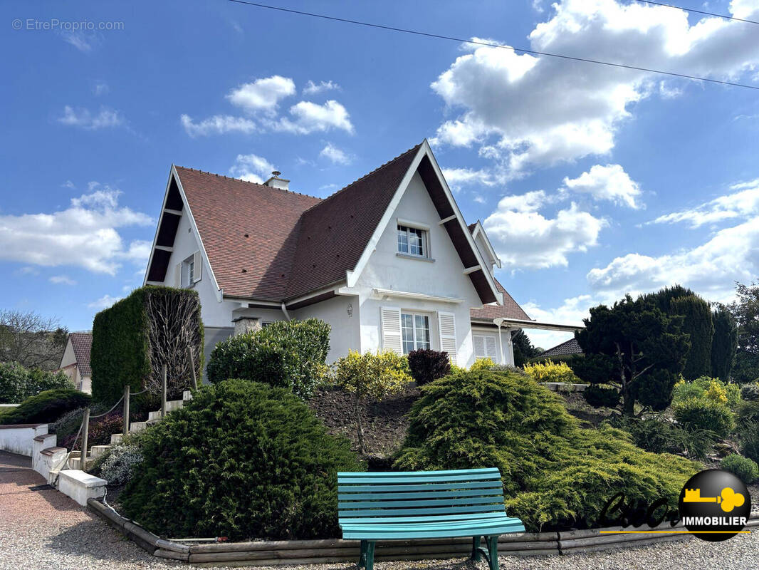 Maison à SAINT-LEGER-SUR-DHEUNE