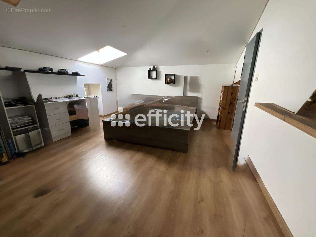 Appartement à PRIVAS