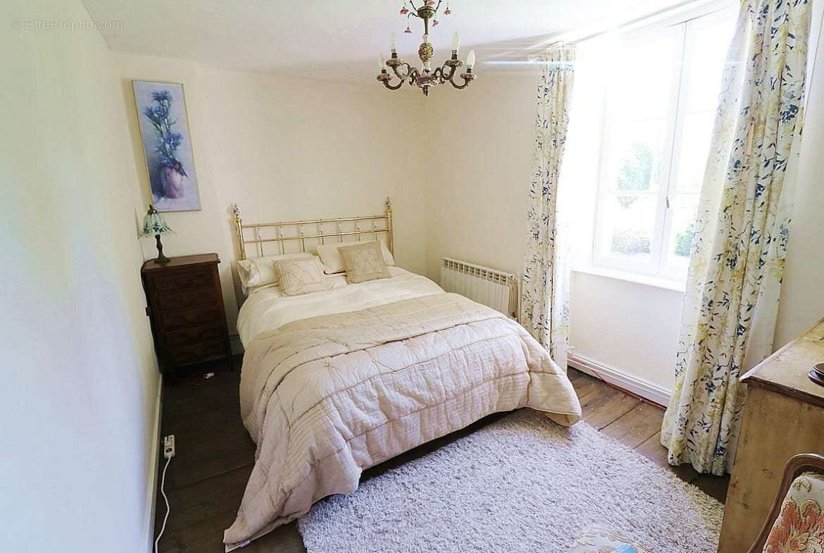 Maison à ORADOUR-SUR-VAYRES