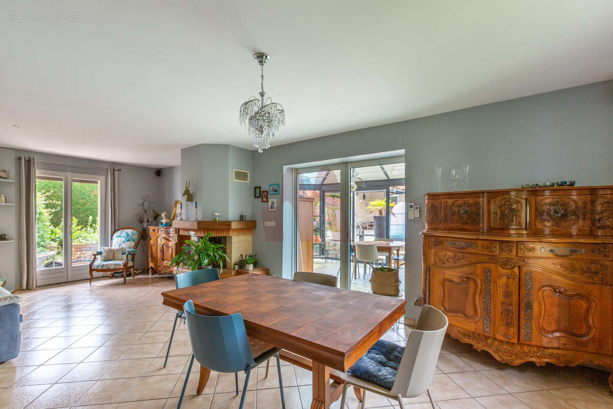 Maison à LENTILLY