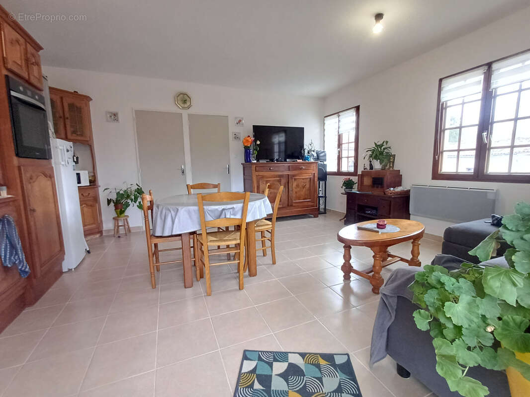 Maison à BAIGNES-SAINTE-RADEGONDE