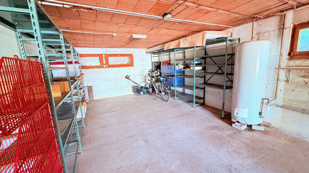 Maison - 191m2 - 6 chambres - Terrain 1053m2 - En limite de zone constructible en haut de Zellenberg ! - photo 28