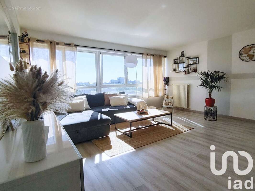 Photo 3 - Appartement à ELANCOURT