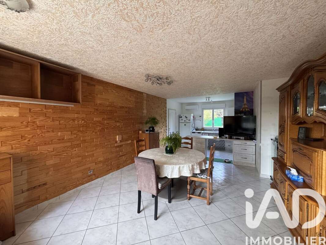 Maison 96 m² à Saint-Martin-En-Biere  - photo 6