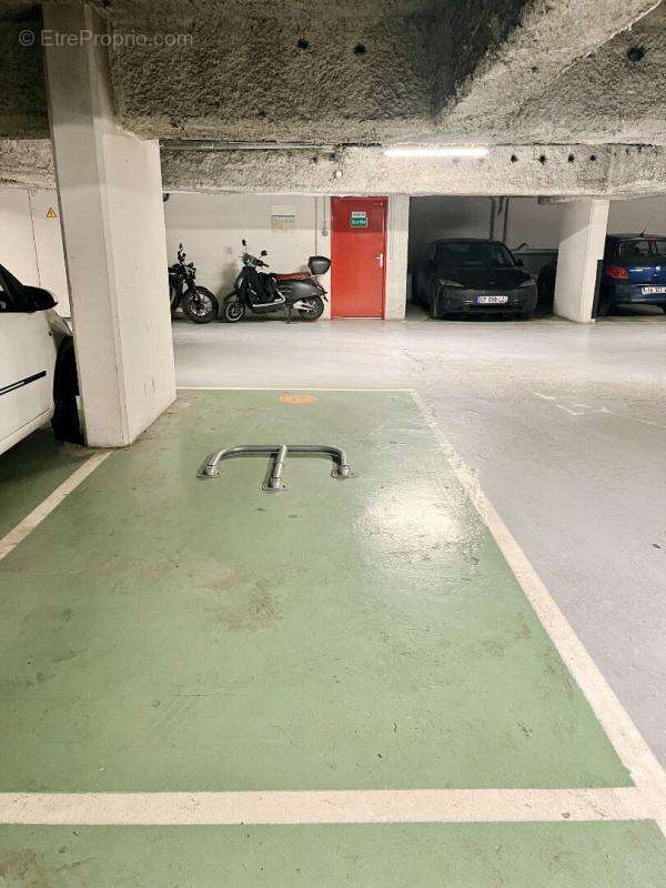Parking à LEVALLOIS-PERRET