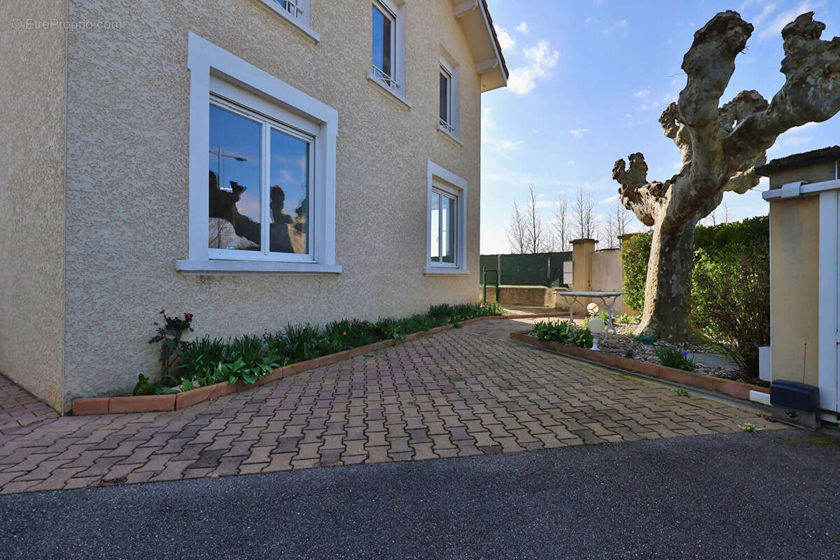 Maison à SAINT-MAURICE-DE-BEYNOST