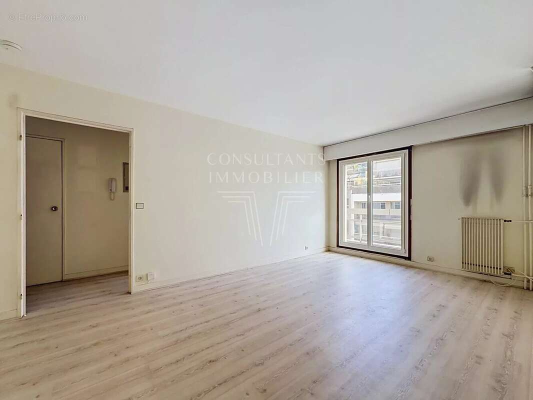 Deux-pièces en étage élevé avec balcon - photo 2