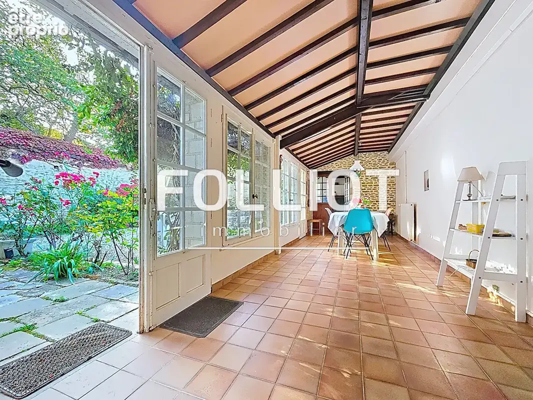 Maison en pierre de 144 m² , 5 pièces et 3 chambres. - photo 2