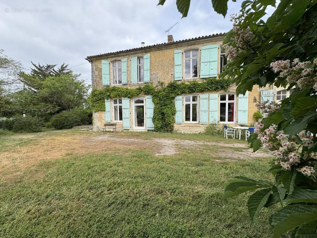 Maison à SAINT-SATURNIN-DU-BOIS