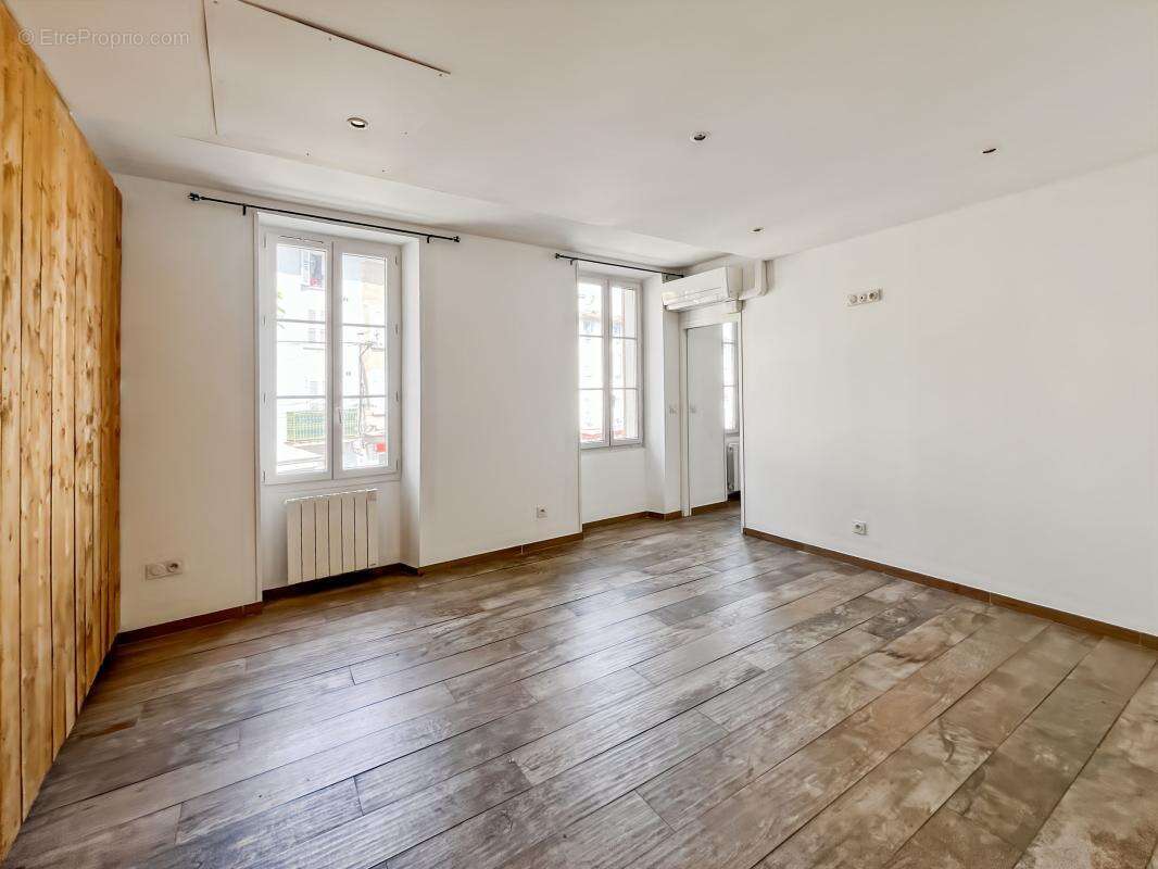 Appartement à PIERREFEU-DU-VAR