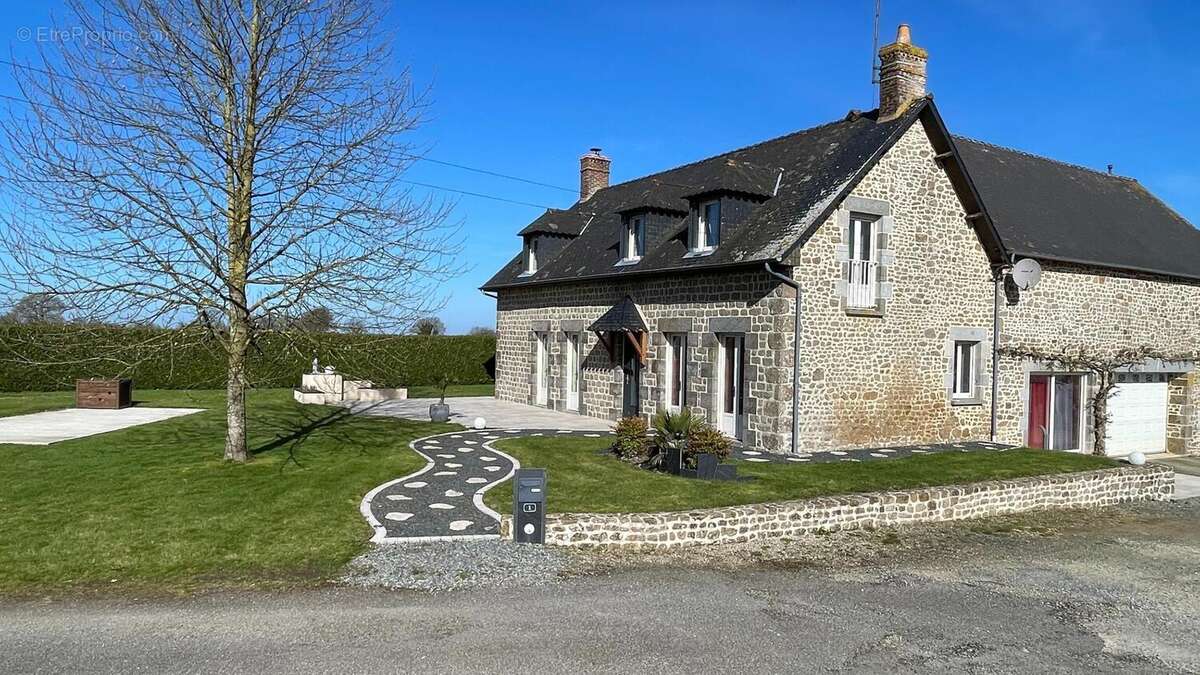 Maison 181 m² à Le Horps  - photo 2